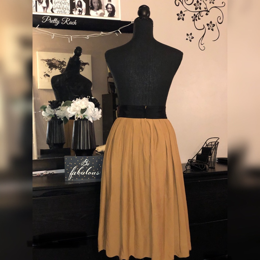 H&M Skirt - Picture 4 of 5